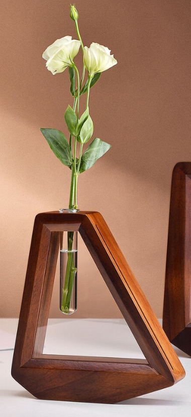 Ваза для цветка в деревянной подставке 20х19х4 см (23054984)