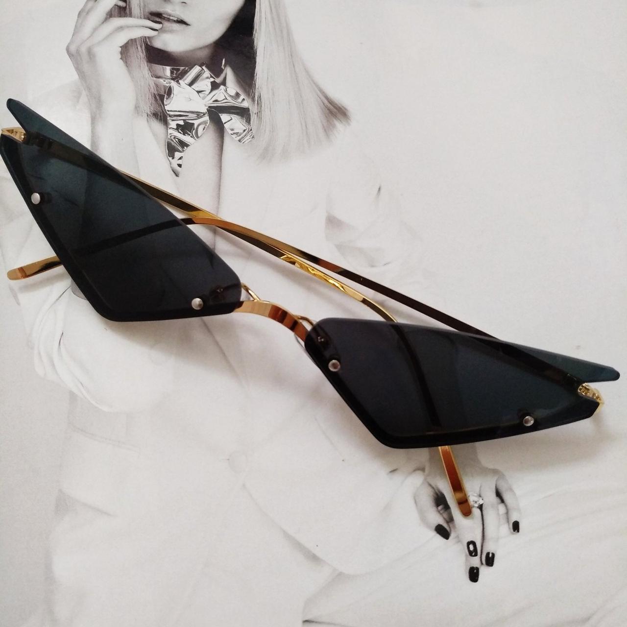 Очки солнцезащитные без оправы маленький треугольник Черный