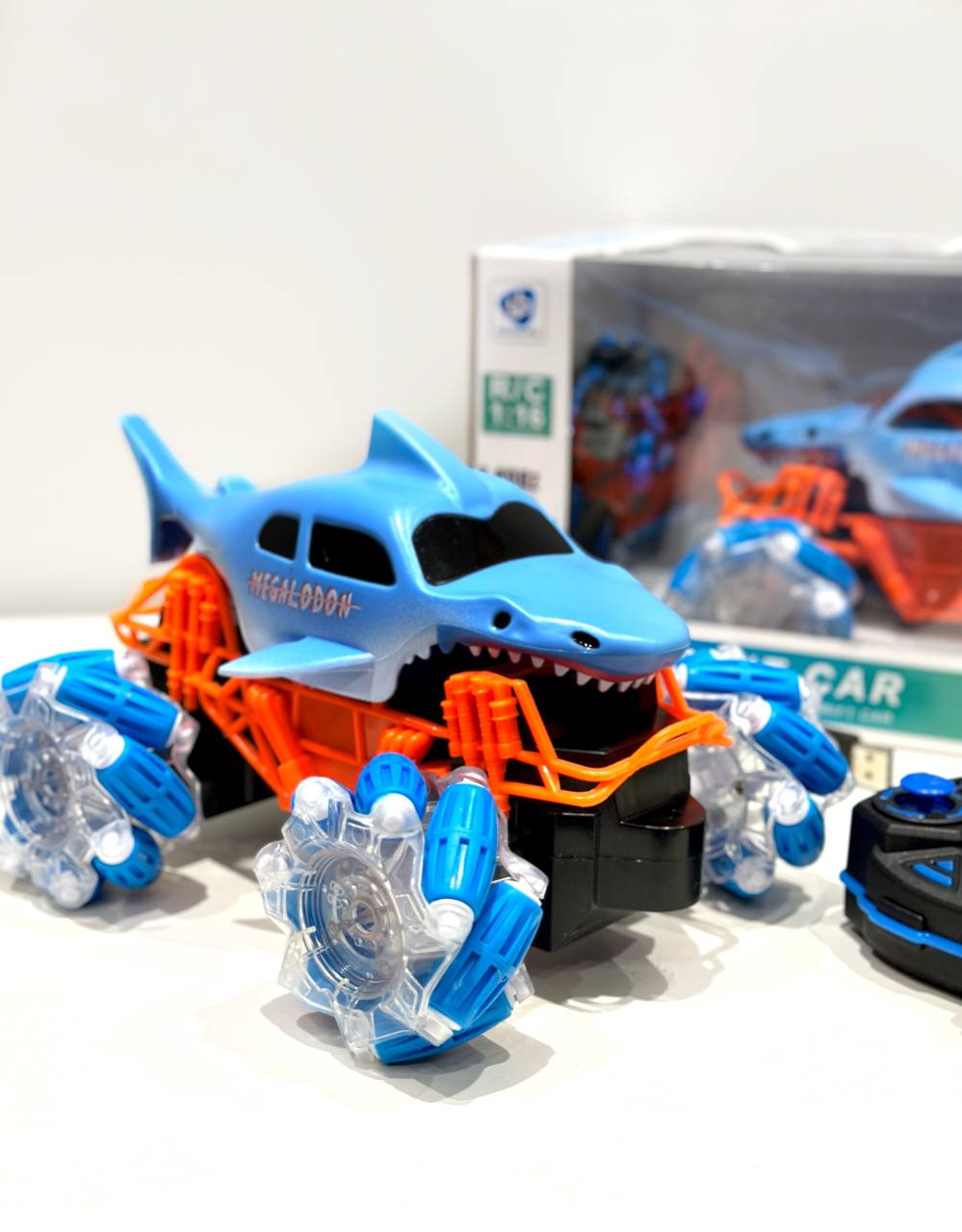 Дитяча трюкова машинка на радіокеруванні Fun Game 0088-TS Акула з підсвіткою (2013060796) - фото 3