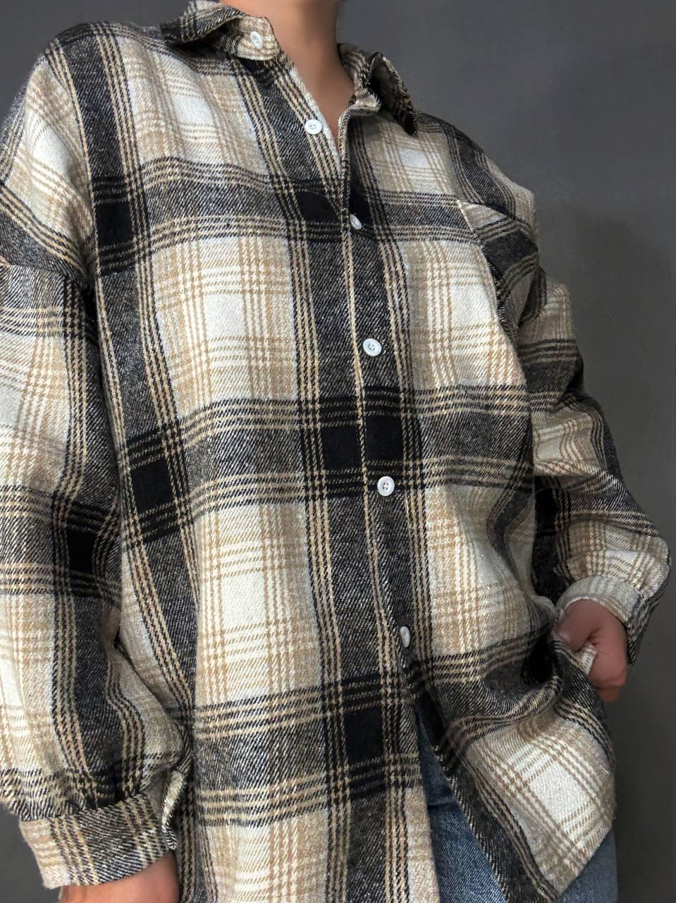 Сорочка жіноча A-N 211 картата оверсайз в клітинку тепла байкова кишеня OS Темно-бежевий (2954) - фото 4 Сорочка жіноча A-N 211 картата оверсайз в клітинку тепла байкова кишеня OS Темно-бежевий (2954) - фото 4