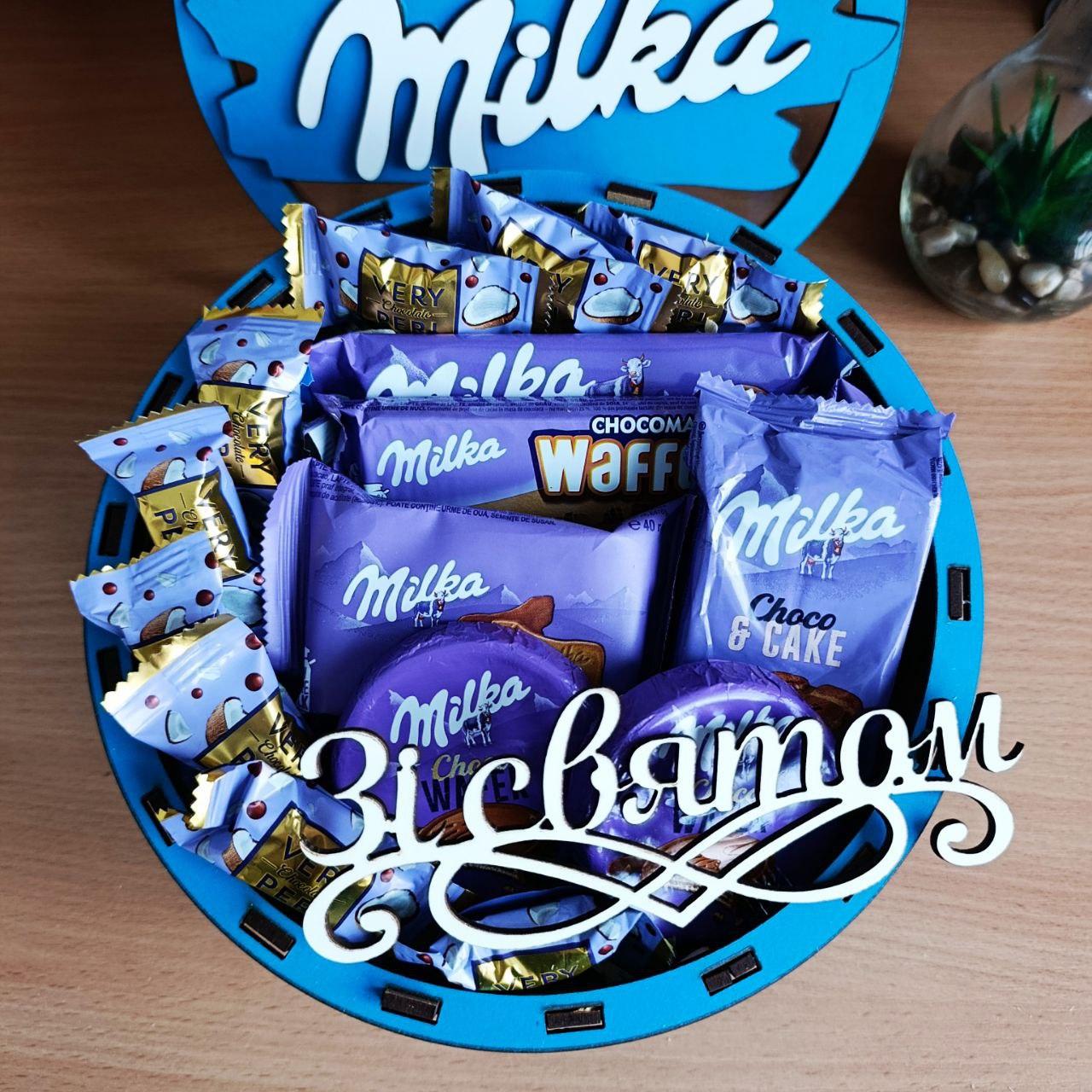 Подарункові бокс мілка з солодощами (ar345)