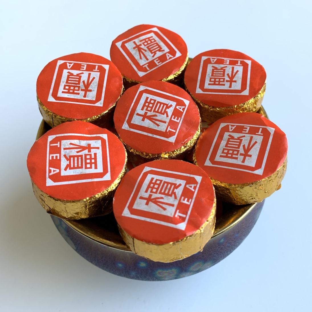 Чай Шу пуэр Сяоцзыньбинь выдержанный 2003 года в таблетках 100 г