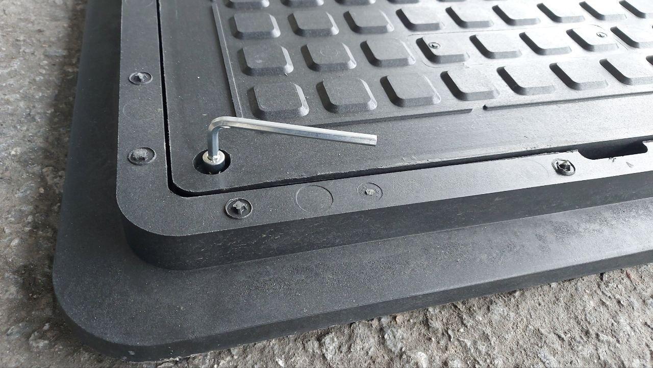 Люк канализационный Войс с замком 740х740 мм Черный (voys49) - фото 4 Люк канализационный Войс с замком 740х740 мм Черный (voys49) - фото 4