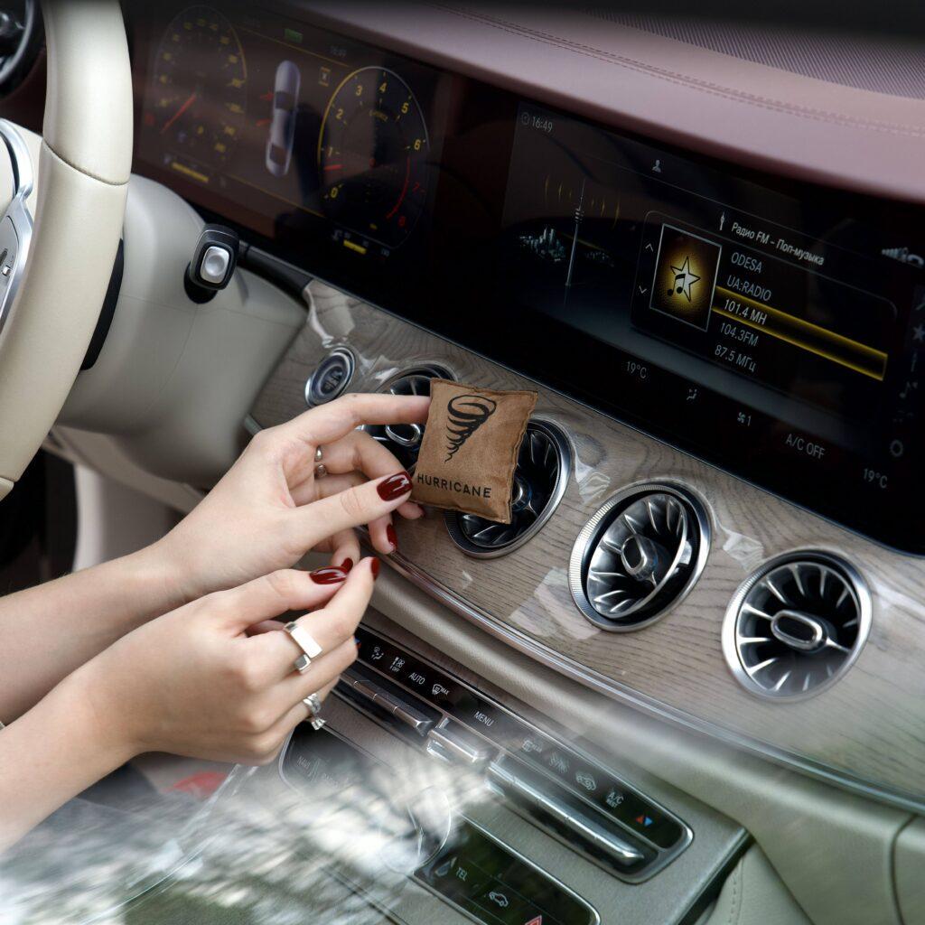 Ароматизатор HURRICANE BROWN STANDART насыщенный автоаромат с нотами табака карамели и пачули - фото 3