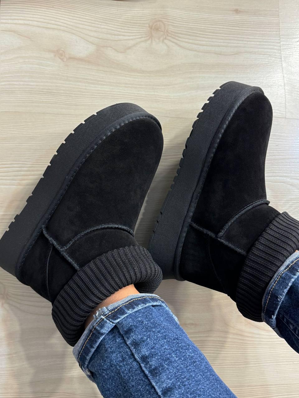 Угги женские Hengji 56-1 с манжетом носком на высокой подошве р. 40 Черный (5154) - фото 2 Угги женские Hengji 56-1 с манжетом носком на высокой подошве р. 40 Черный (5154) - фото 2