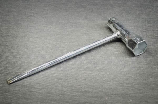 Ключ Saber под плоскую отвертку (1441)