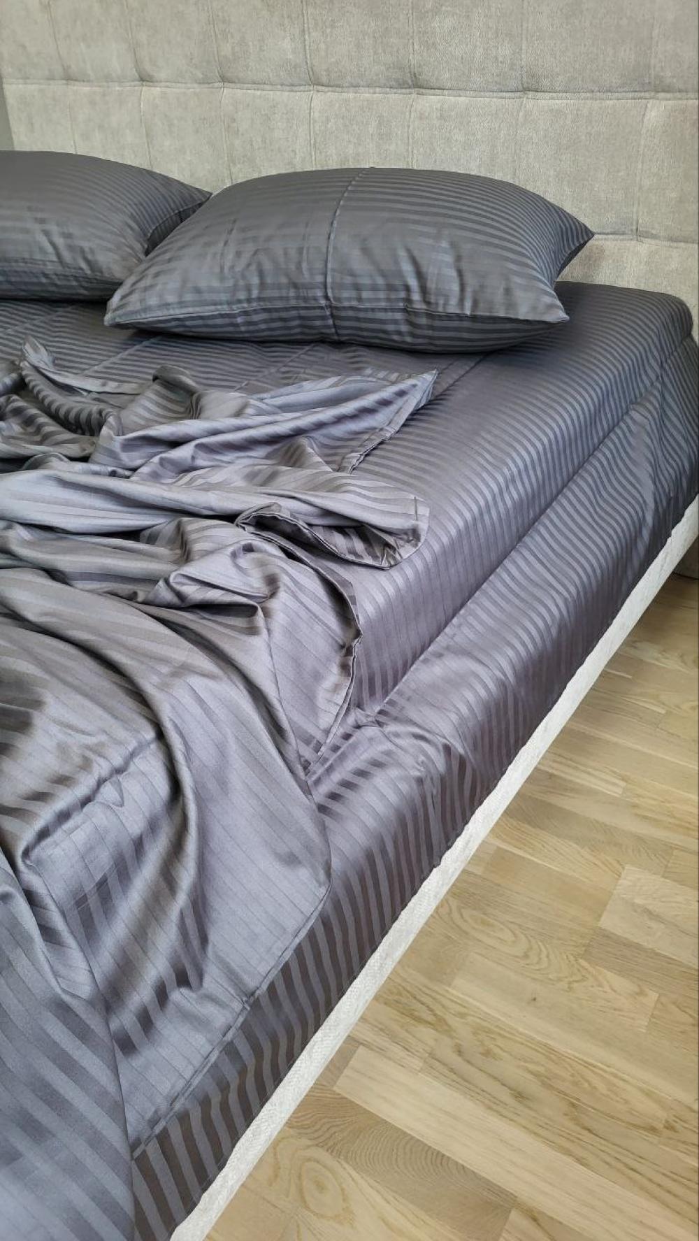 Комплект постельного белья на резинке Stripe LUX 1/1 см семейный/наволочки 50х70/70х70 см Gray Shadow (3919) - фото 4 Комплект постельного белья на резинке Stripe LUX 1/1 см семейный/наволочки 50х70/70х70 см Gray Shadow (3919) - фото 4