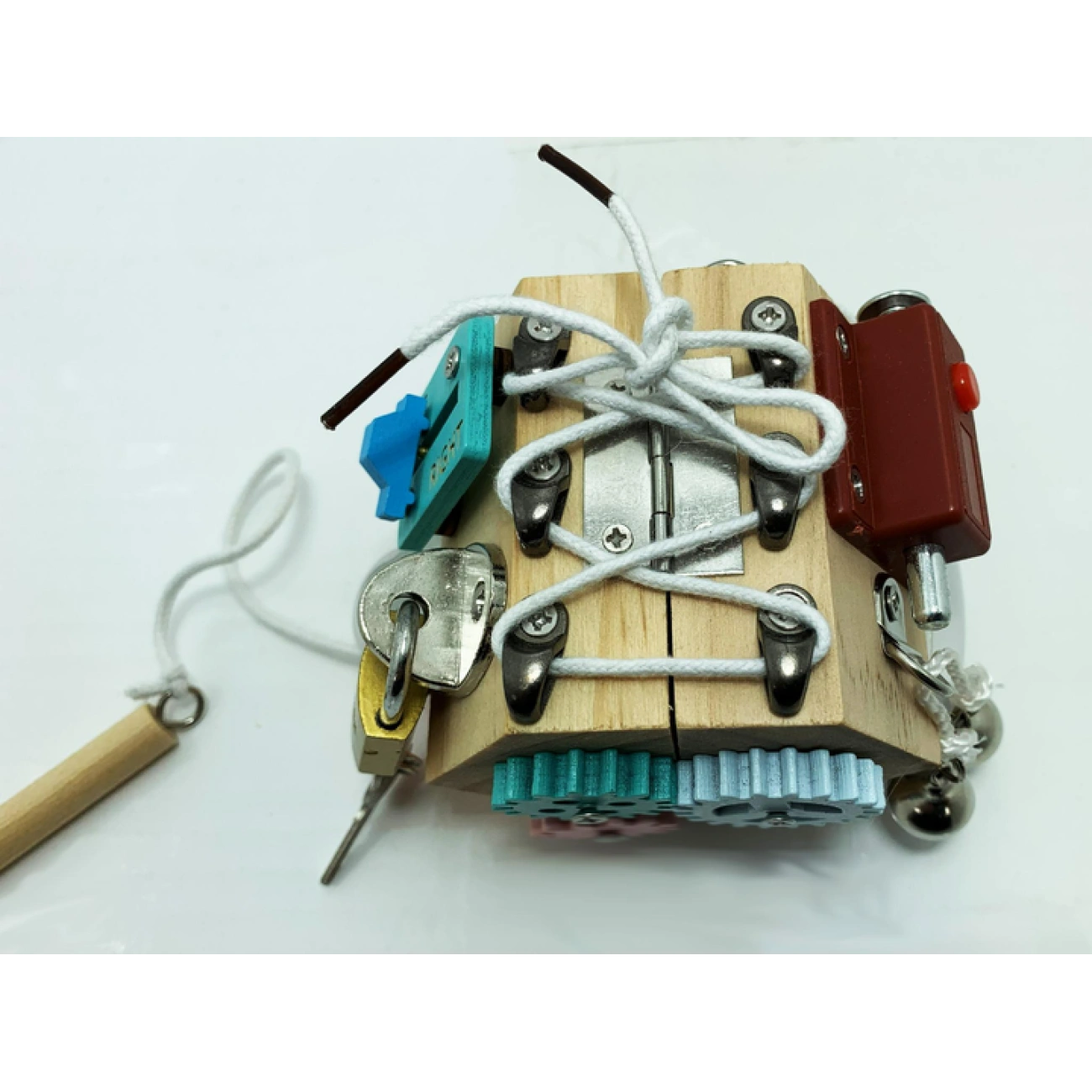 Бизиборд-куб с 10 развивающими активностями (29235775) - фото 4 Бизиборд-куб с 10 развивающими активностями (29235775) - фото 4