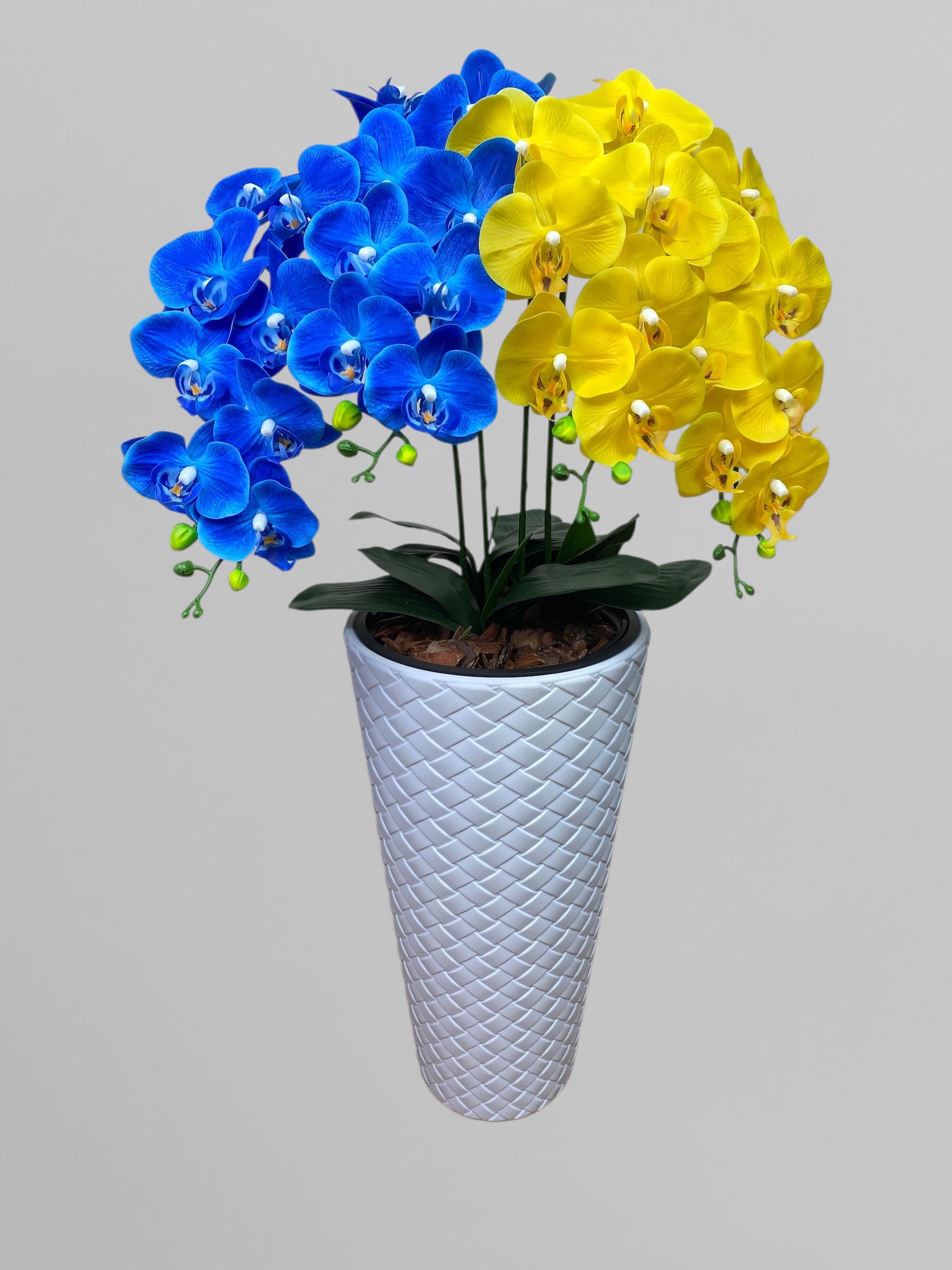 Композиция напольная из латексных орхидей на 4 веточки в пластиковом кашпо 110 см Желто-голубой (А294)