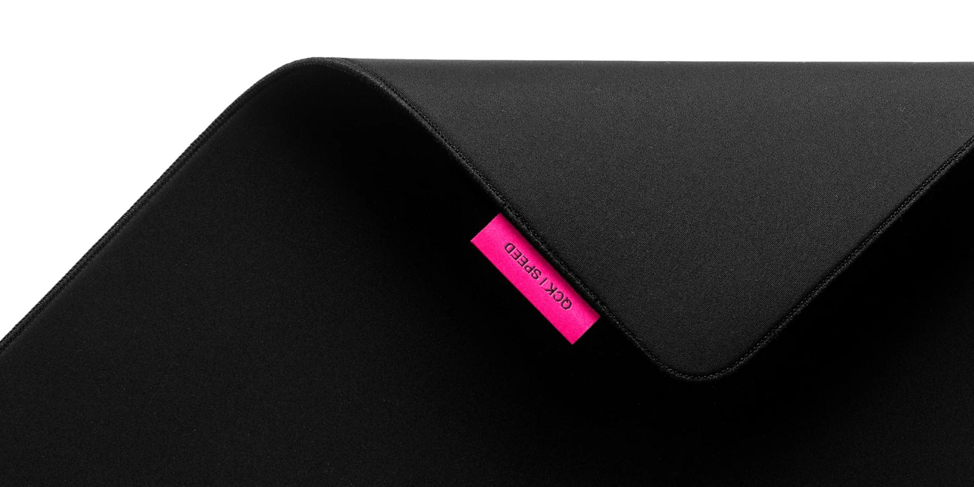 Килимок для мишки SteelSeries QcK Performance Speed XL 900x400x3,5 мм Black (63431) - фото 2 Килимок для мишки SteelSeries QcK Performance Speed XL 900x400x3,5 мм Black (63431) - фото 2