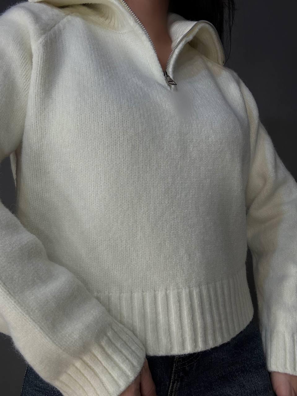 Светр жіночий A-N 1780 з коміром на блискавці OS Молочний (5970) - фото 7 Светр жіночий A-N 1780 з коміром на блискавці OS Молочний (5970) - фото 7