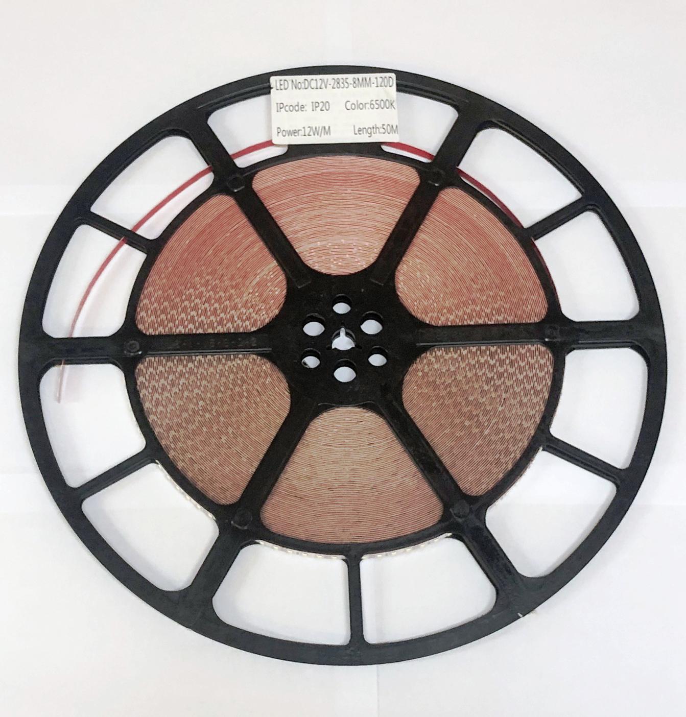 Лента DIMAX LED 2835 12V 12W 6500K 120 д/м (14485298)