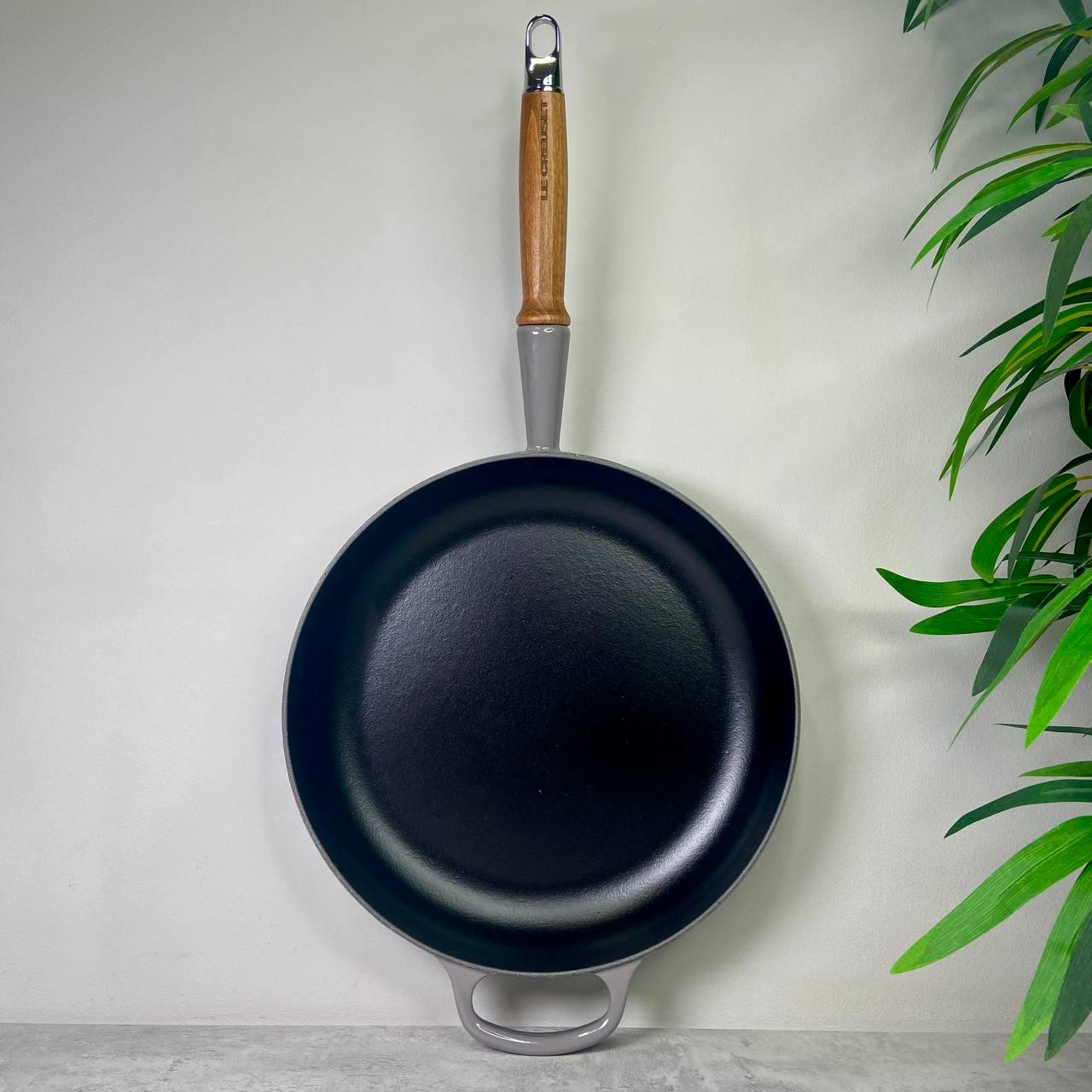 Сковорідка Le Creuset Signature з дерев'яною ручкою 28 см Flint (20258284440422)