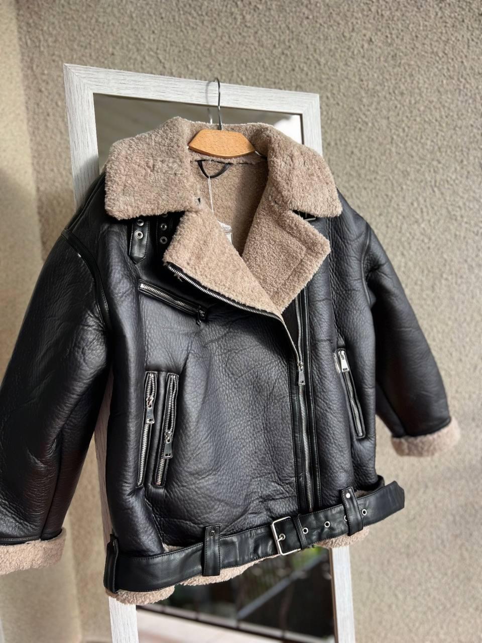 Дублянка жіноча Aftf Basic 264 подовжена оверсайз хутро пілот блискавки з ременем M Чорний (2782) - фото 8