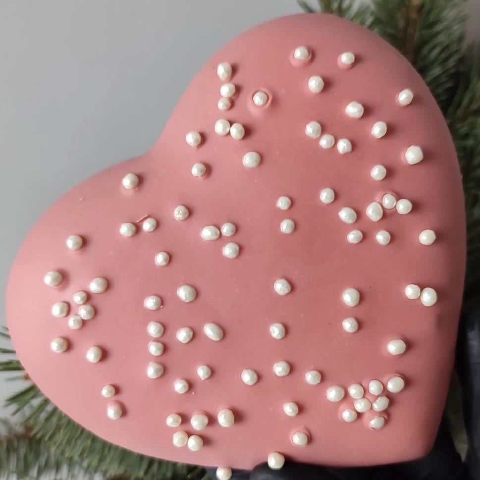 Сердце из молочного шоколада 55% на меда с черносливом миндалем и курагой 280 г (2104092635)