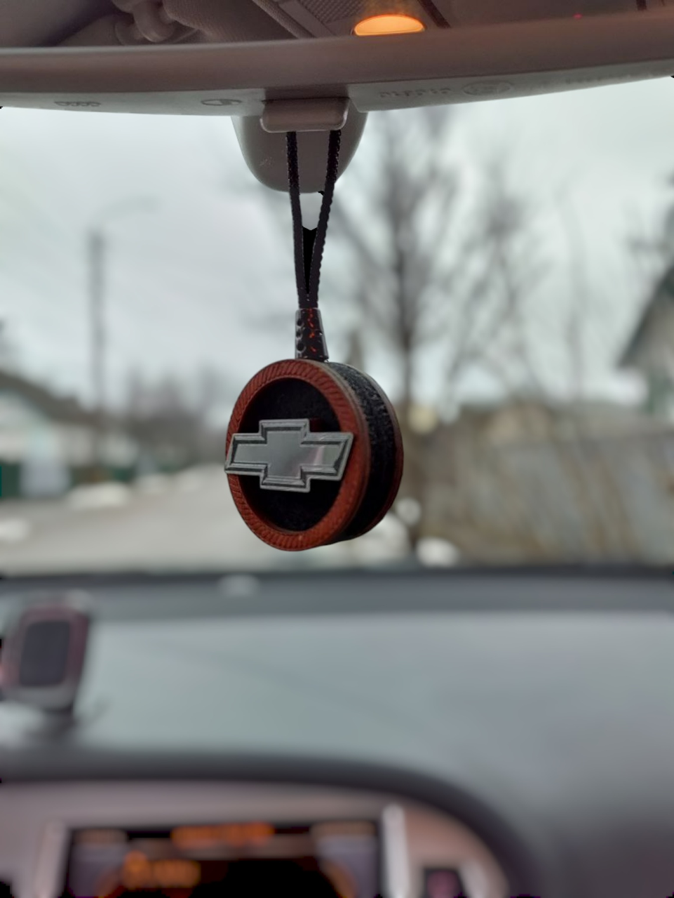 Ароматизатор-подвеска для авто Chevrolet с эффектом переливания (2118764447)