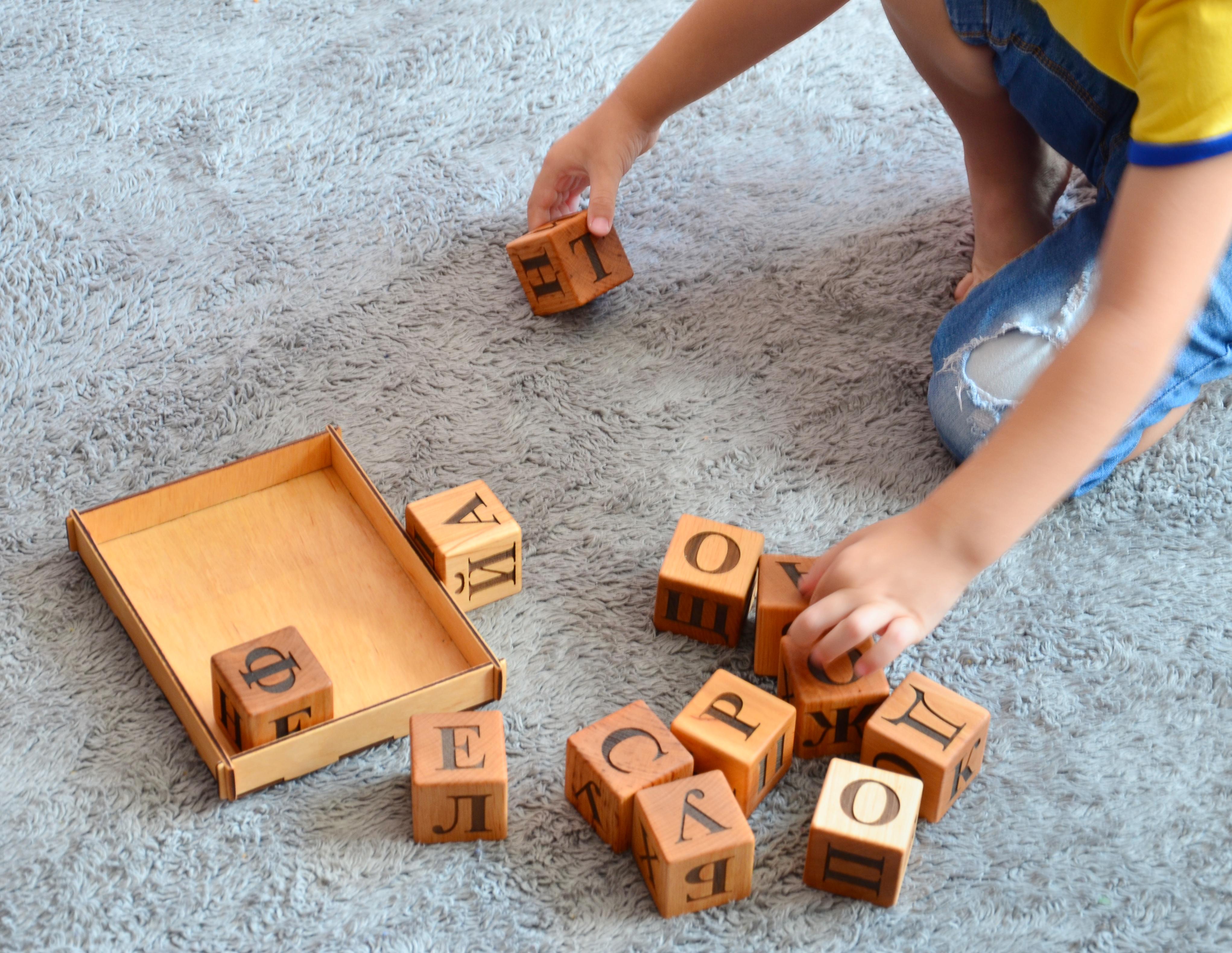 Кубики алфавит детские KolodaToys Украинский алфавит 4,5х4,5х4,5 см Коричневый (9010) - фото 7 Кубики алфавит детские KolodaToys Украинский алфавит 4,5х4,5х4,5 см Коричневый (9010) - фото 7