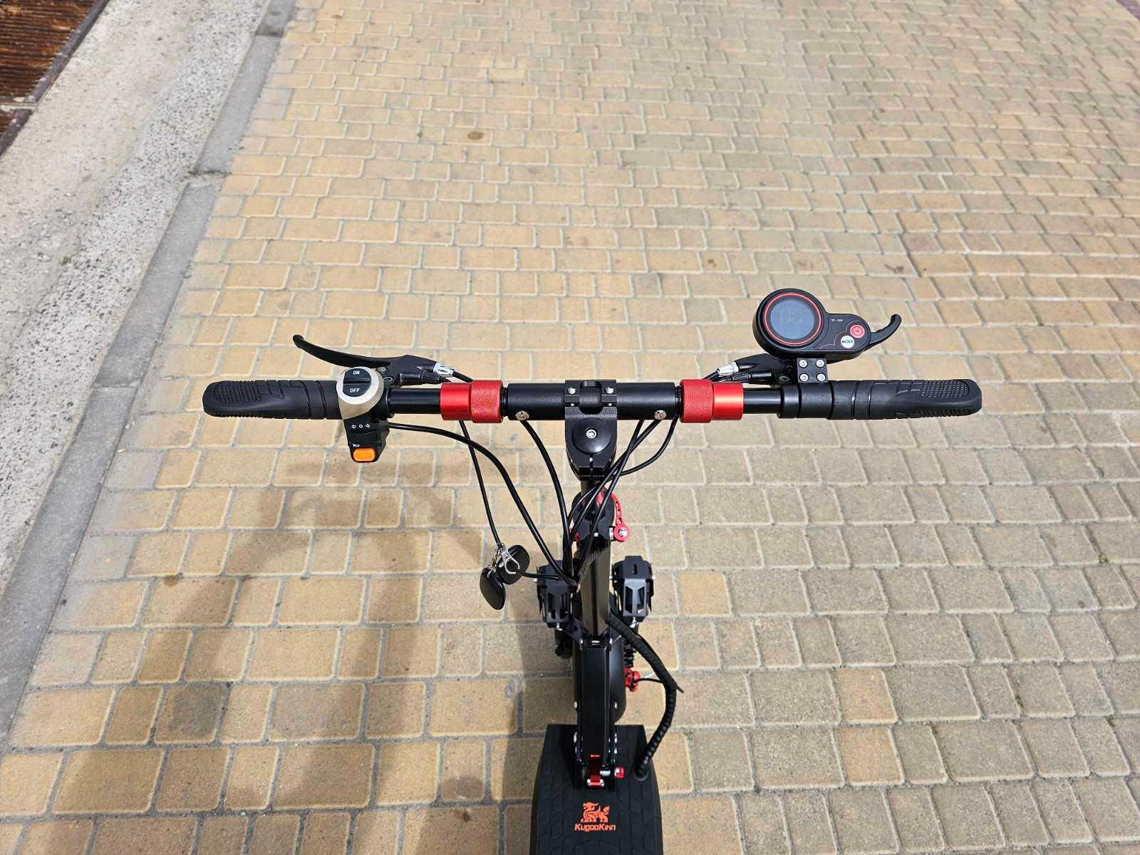 Электросамокат с сиденьем KugooKirin M4 PRO Plus 1000 W/18 Ah 2025 +3 фары - фото 4 Электросамокат с сиденьем KugooKirin M4 PRO Plus 1000 W/18 Ah 2025 +3 фары - фото 4