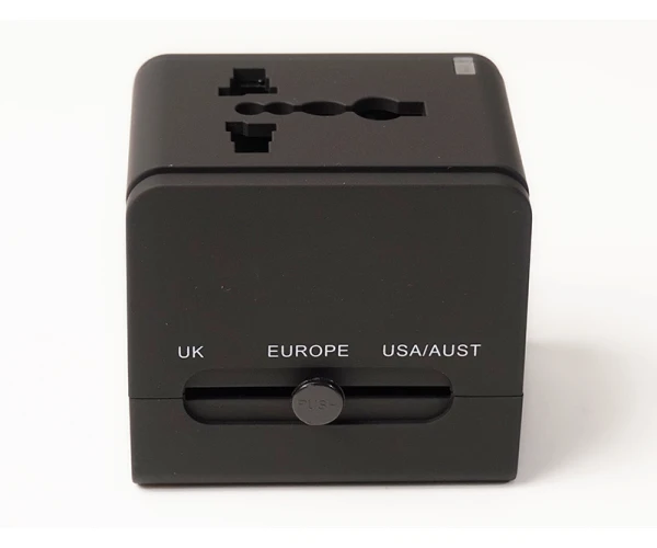 Переходник универсальный дорожный сетевой PowerPlant c USB 220V 6A