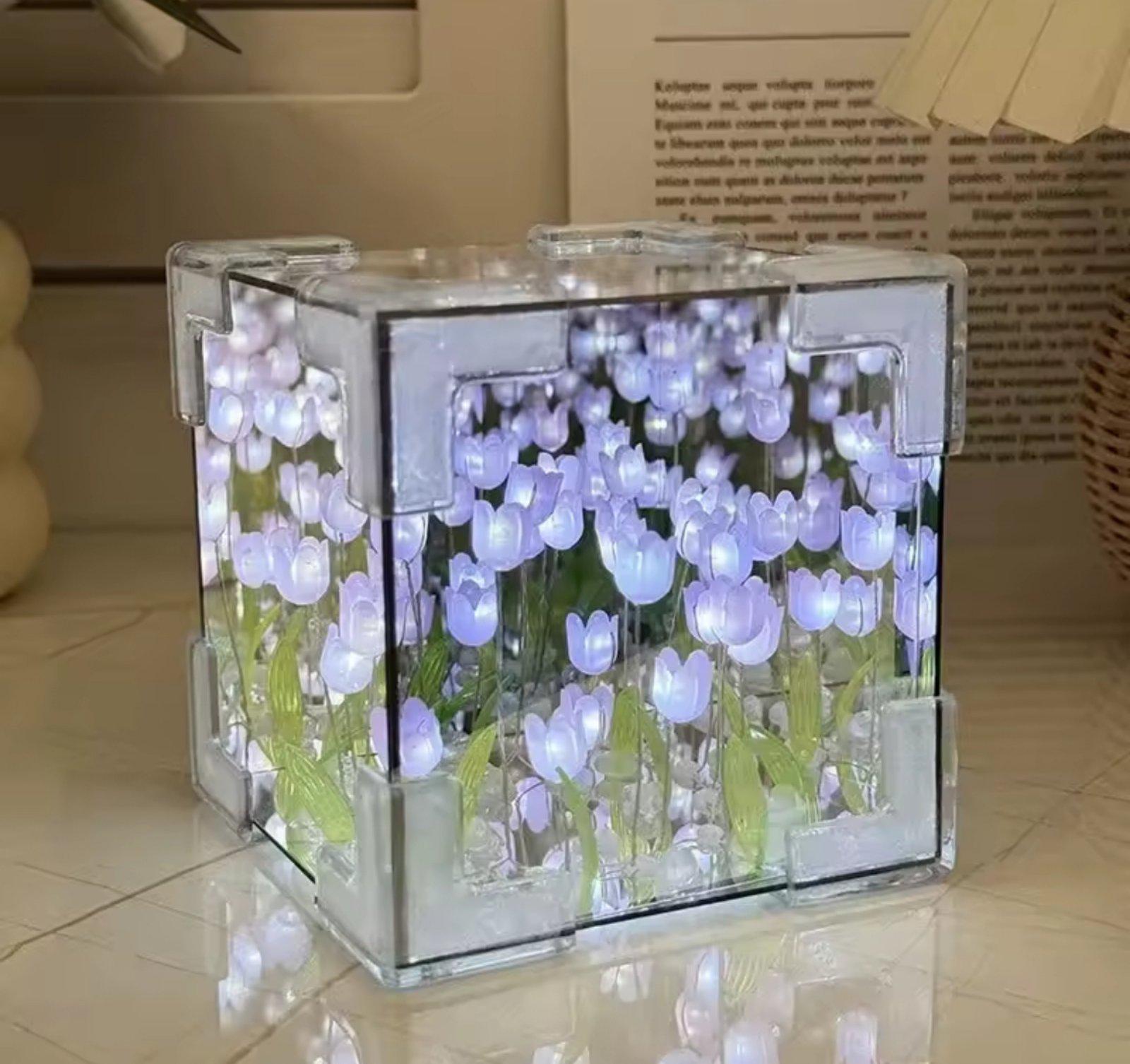 Нічник Нескінченні тюльпани в кубі Збери сам Фіолетовий