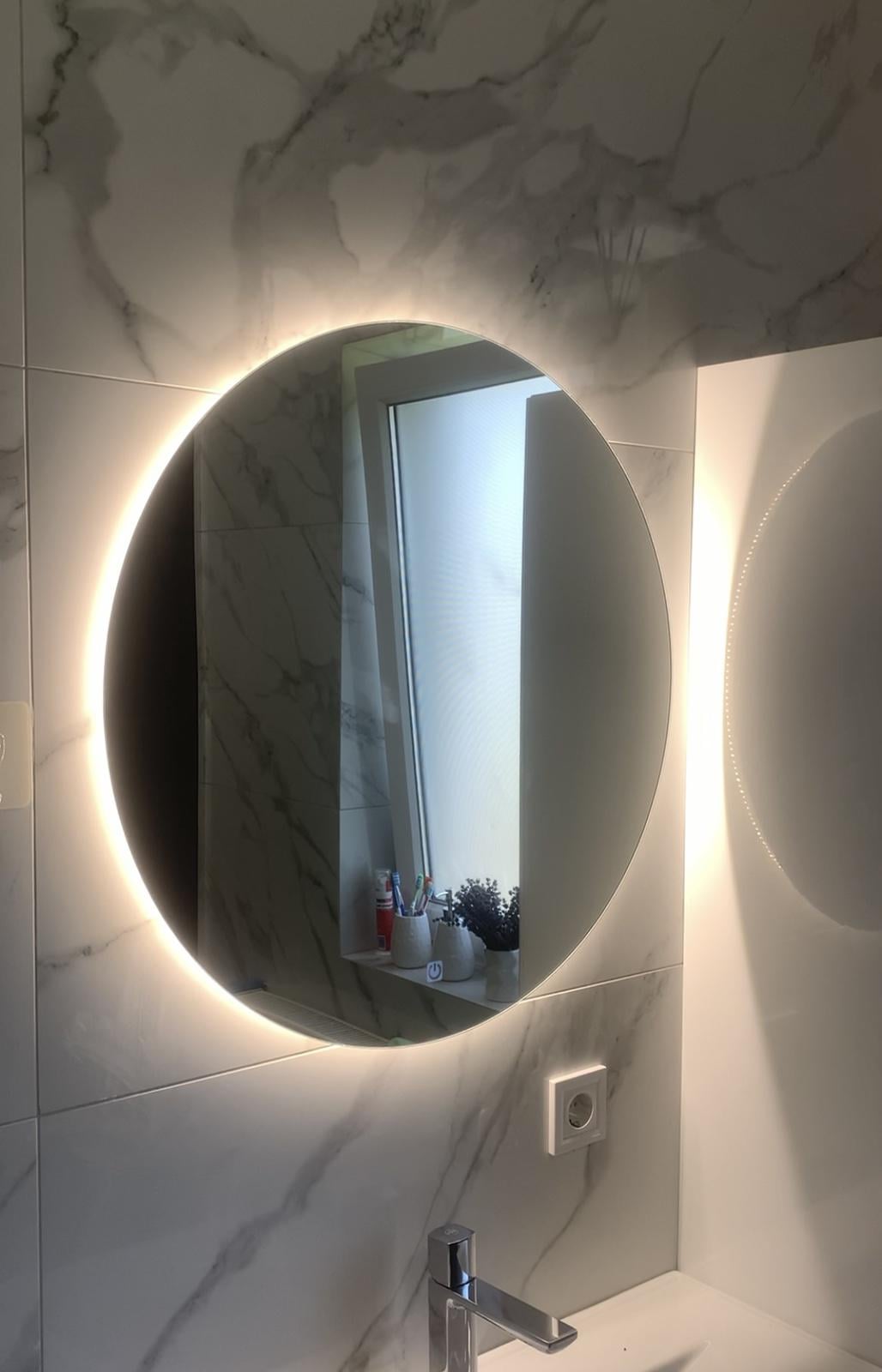 Зеркало круглое СклоГарт с фоновой подсветкой и сенсорным выключателем (30580334) Зеркало круглое СклоГарт с фоновой подсветкой и сенсорным выключателем (30580334)