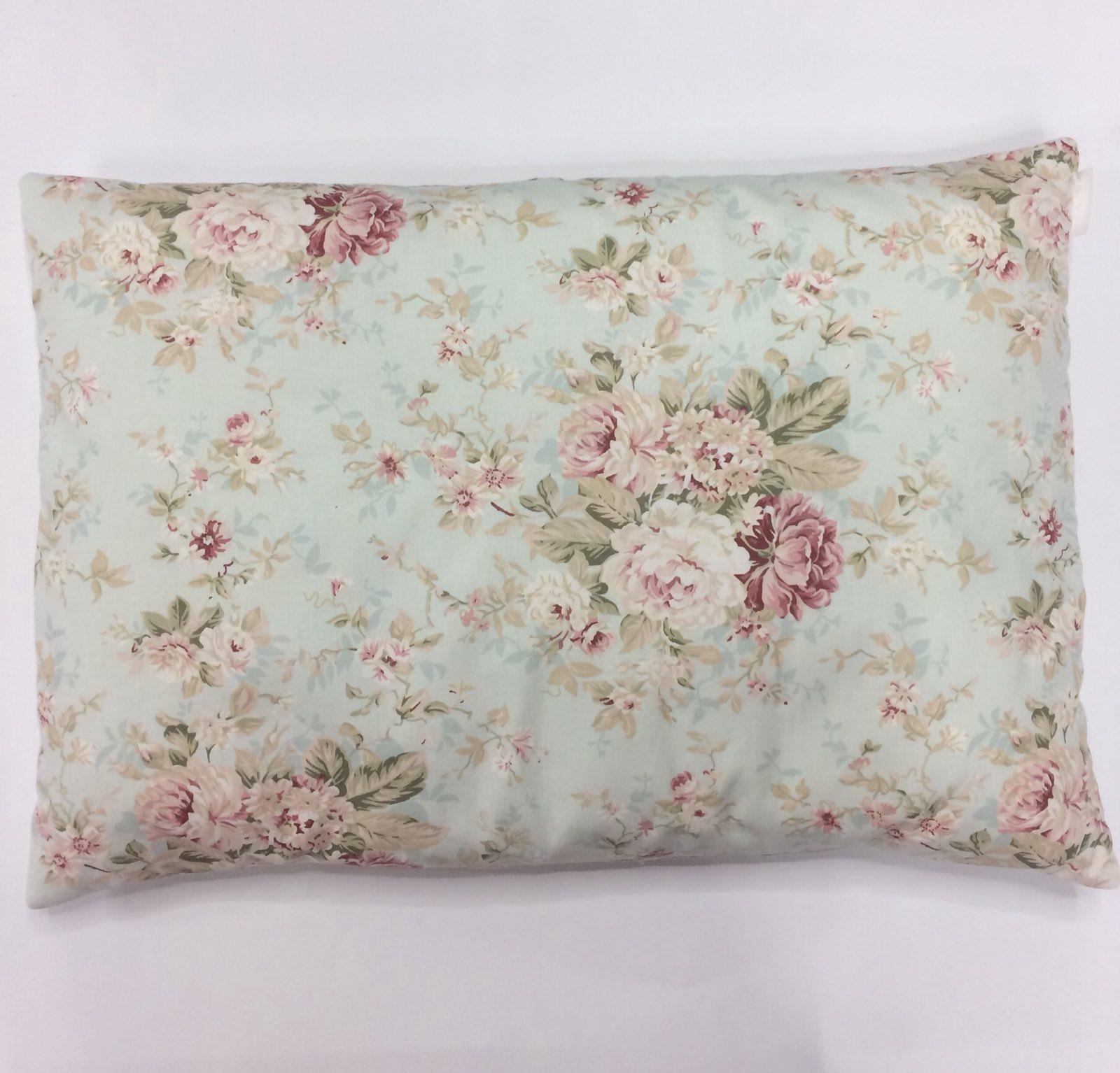 Подушка дитяча в ліжечко з квітковим принтом 35х50 см