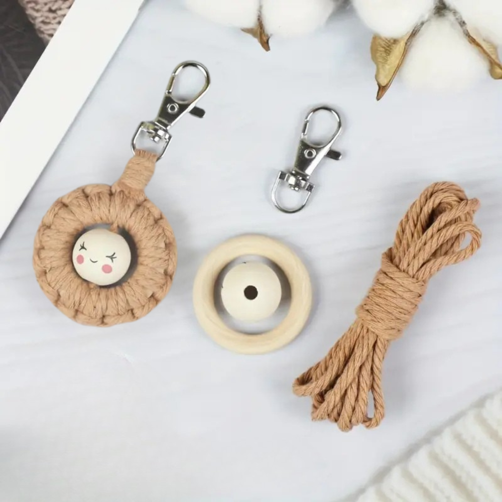 Набор макраме для рукоделия для ручного вязания брелока для ключей и аксессуаров 10х5 см Коричневый Набор макраме для рукоделия для ручного вязания брелока для ключей и аксессуаров 10х5 см Коричневый