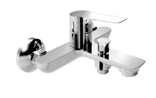 Змішувач для ванни KUCERA 10105 Хром (4710) Змішувач для ванни KUCERA 10105 Хром (4710)