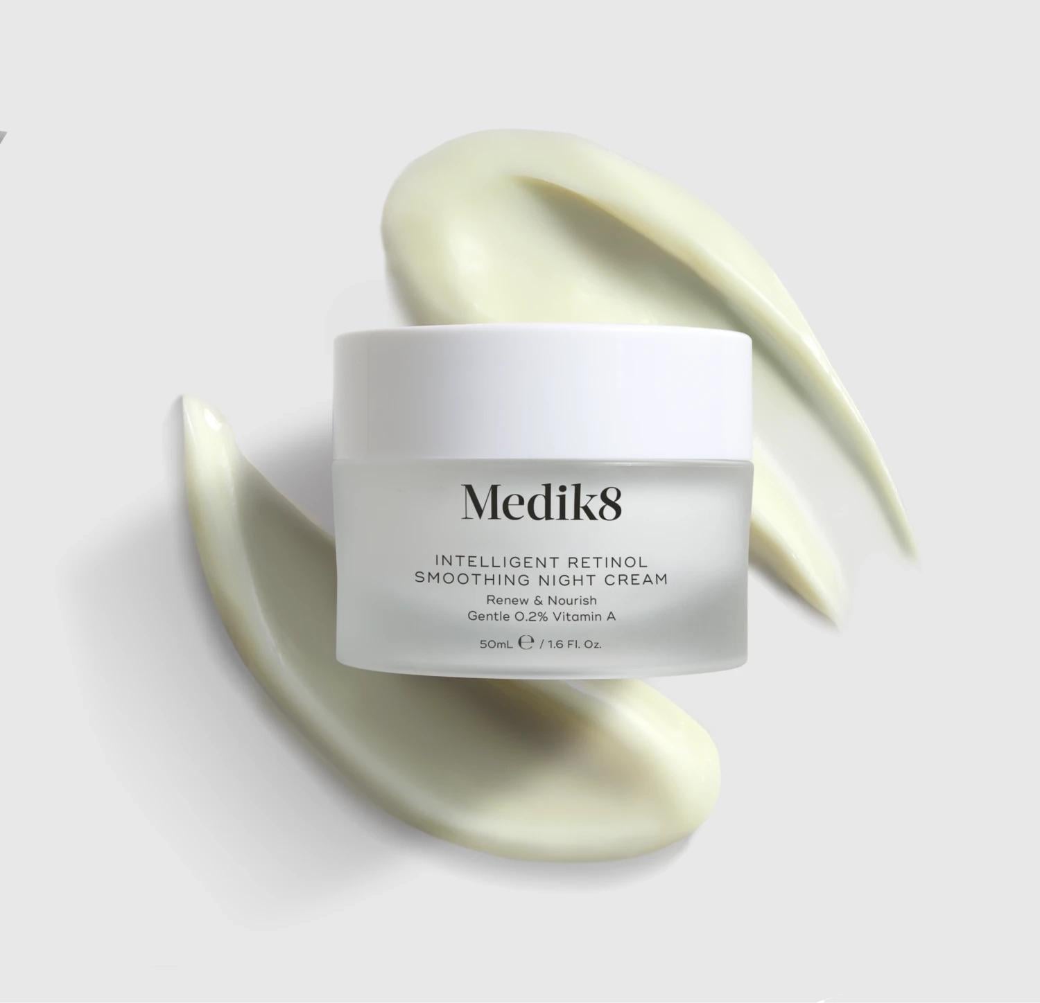 Восстанавливающий и питательный ночной крем Medik8 с 0,2% витамина А Intelligent Retinol Smoothing Night Cream