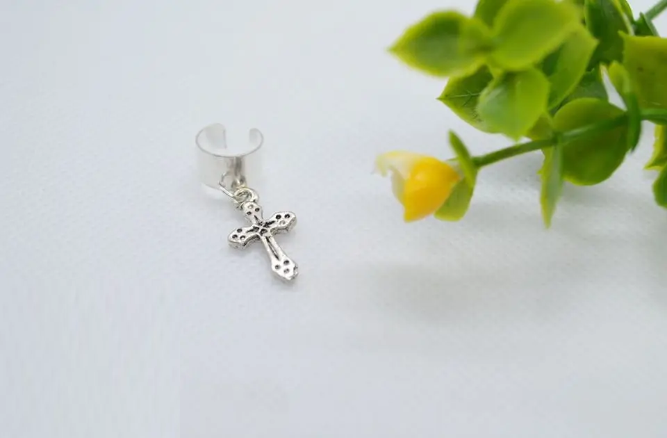 Каф на вухо з підвіскою хрестик Сріблястий (1127606032)