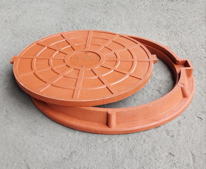 Люк канализационный полимерпесчаный Войс с замком 1,5 т Коричневый (27632187) - фото 4 Люк канализационный полимерпесчаный Войс с замком 1,5 т Коричневый (27632187) - фото 4