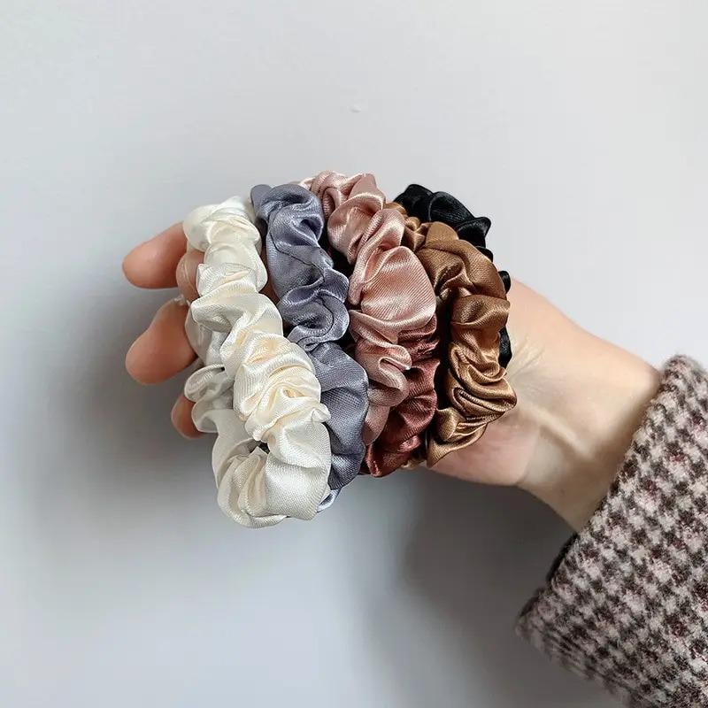 Набір жіночих резинок для волосся атласні еластичні міцні однотонні 6 шт. - фото 7 Набір жіночих резинок для волосся атласні еластичні міцні однотонні 6 шт. - фото 7