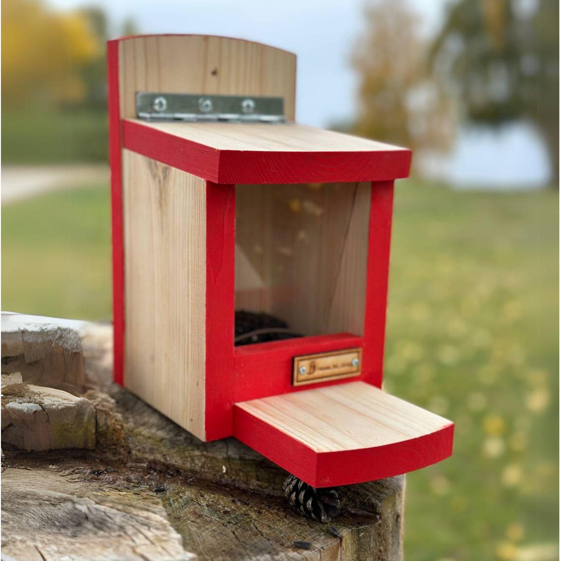 Кормушка садовая для птиц и белок House for birds Красный - фото 1