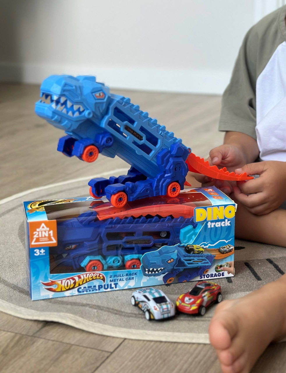 Трейлер-трансформер з механічним запуском машинок Dino Y2155A та 2 інерційні машинки (2761159533) - фото 2