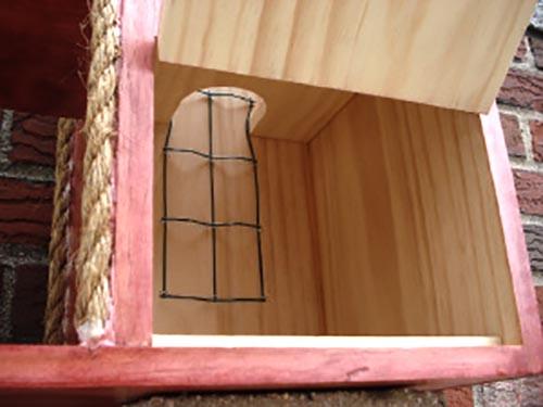 Домик для белок из дерева Макадамия Коралл (ДДБ-001214) - фото 3 Домик для белок из дерева Макадамия Коралл (ДДБ-001214) - фото 3