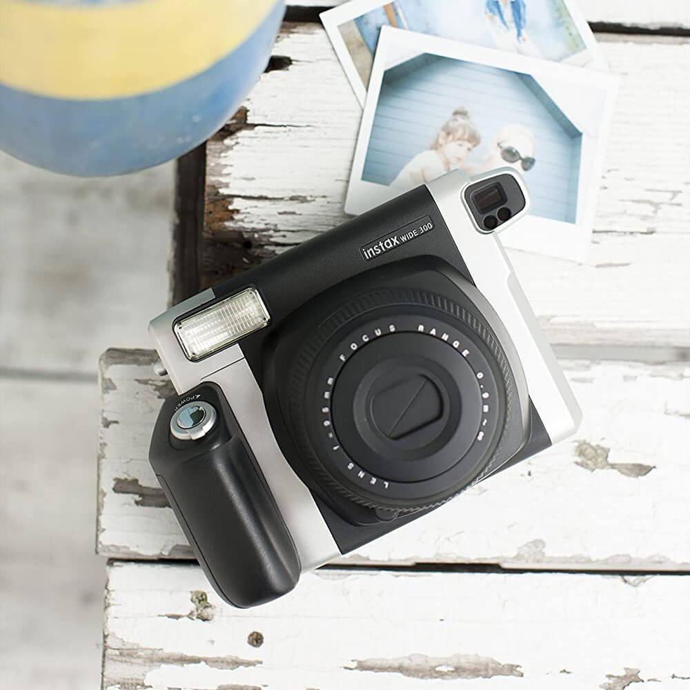 Фотоапарат Fujifilm Instax Wide 300 Black (2148686490) - фото 9 Фотоапарат Fujifilm Instax Wide 300 Black (2148686490) - фото 9