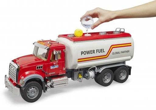 Машина Bruder MACK бензовоз із лопатою (02827) - фото 2