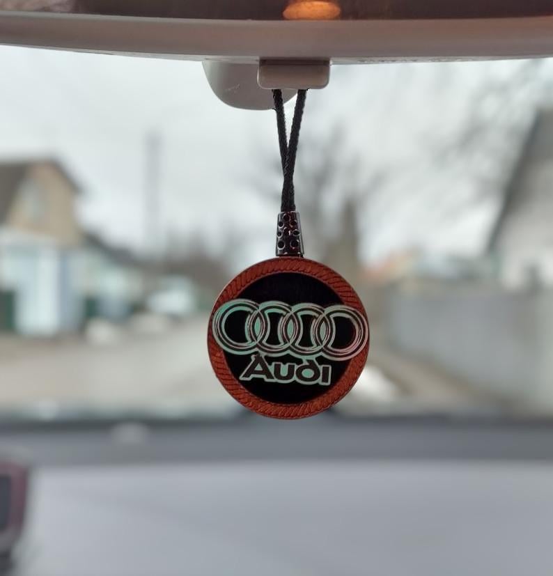 Ароматизатор-підвіска для авто Audi з ефектом переливання (2096291060)