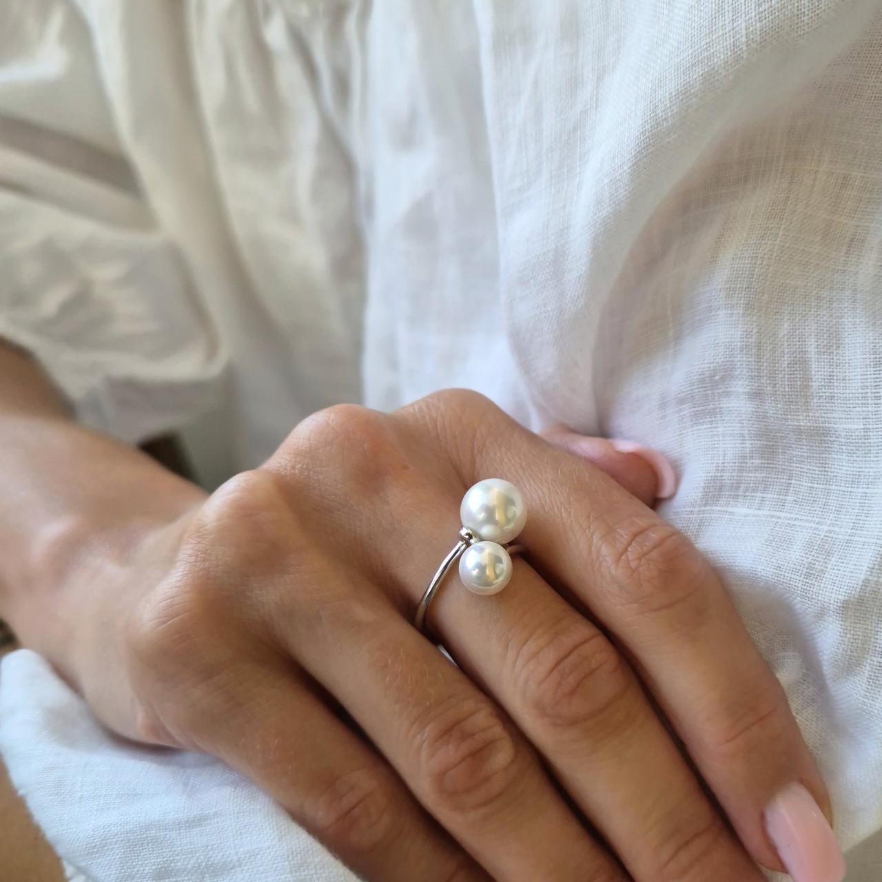 Каблучка поцілунок із перлиною срібло 925 проби родоване 3,60 г р. 18,5 (к2ж/807) - фото 3 Каблучка поцілунок із перлиною срібло 925 проби родоване 3,60 г р. 18,5 (к2ж/807) - фото 3