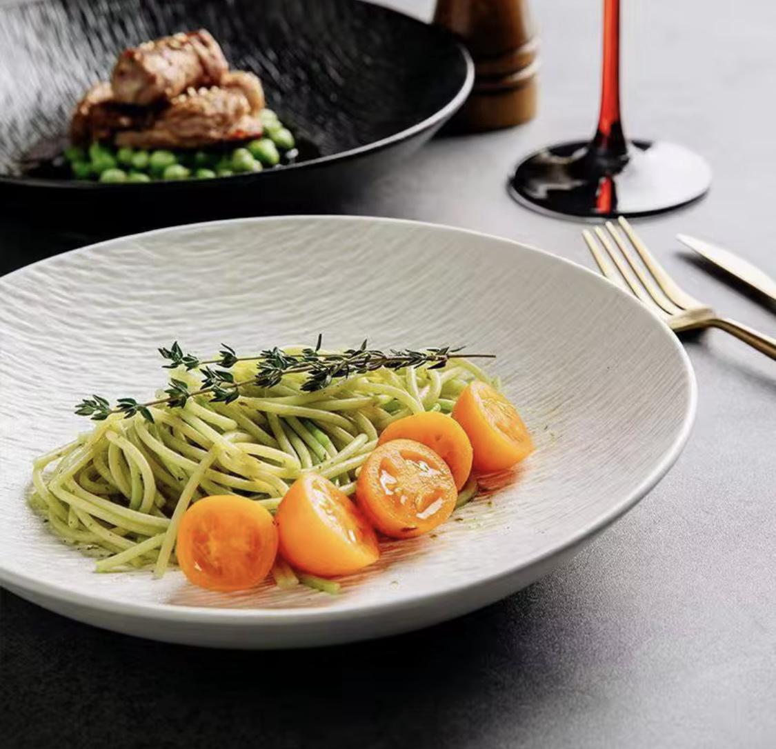 Набір керамічних тарілок Онікс 23 см 6 шт. Білий (40315) - фото 7 Набір керамічних тарілок Онікс 23 см 6 шт. Білий (40315) - фото 7