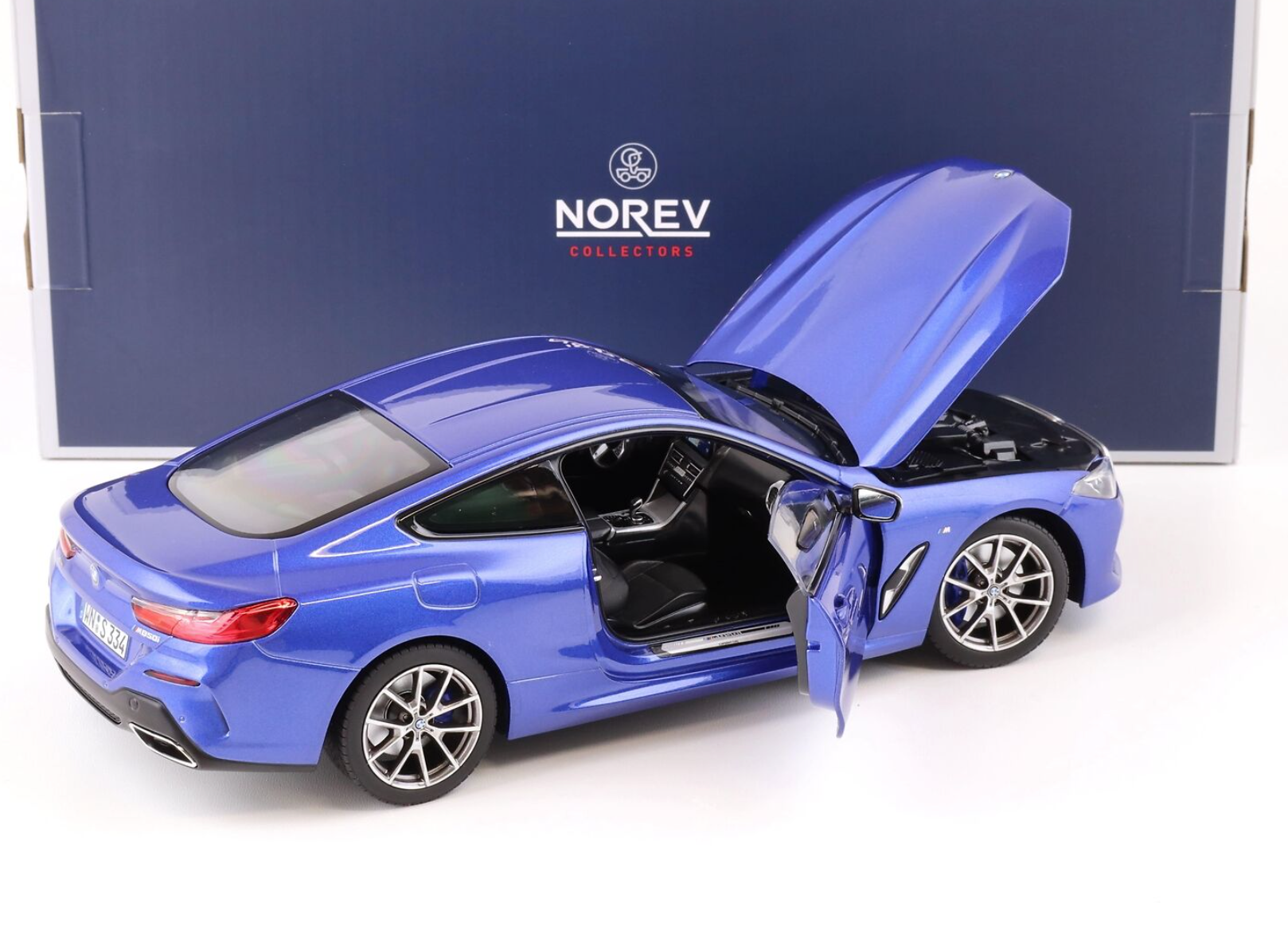 Модель автомобіля Norev 1:18 BMW M8 G15 850i Coupe Limited Edition 200 Pcs Blue Metallic (183286) - фото 2
