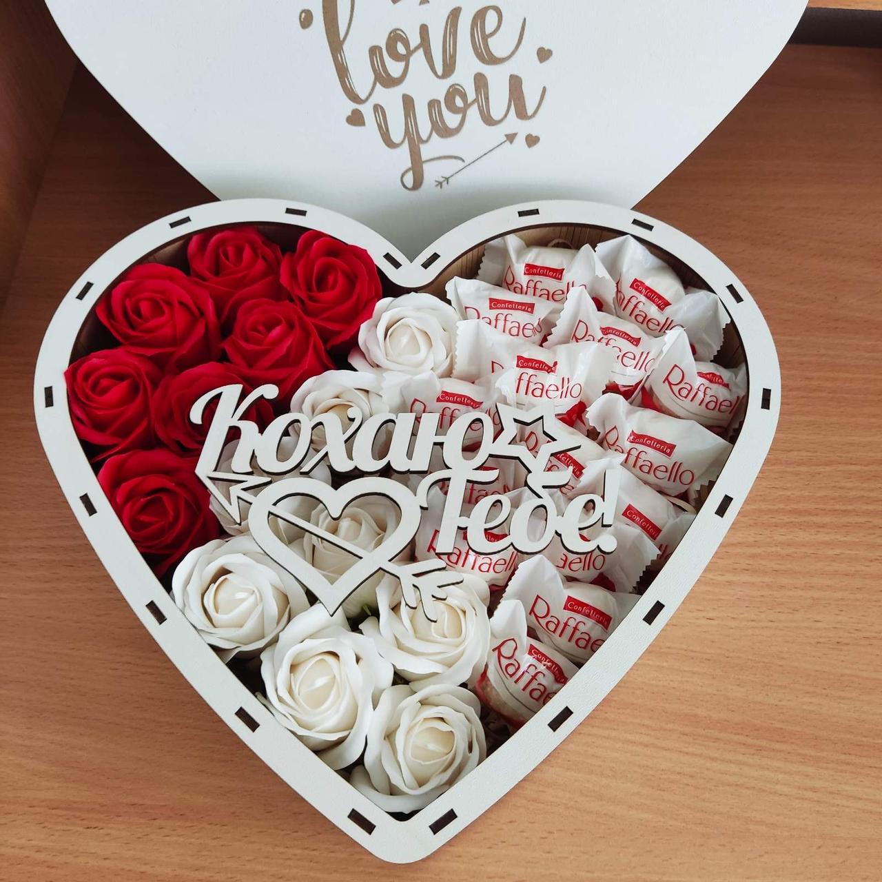 Подарочный бокс с конфетами и розами на день рождения/праздник 8 марта/день влюбленных (ar60) Подарочный бокс с конфетами и розами на день рождения/праздник 8 марта/день влюбленных (ar60)