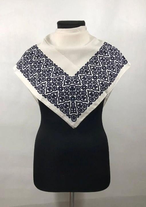 Платок женский Молочный с синим (ХустM162)