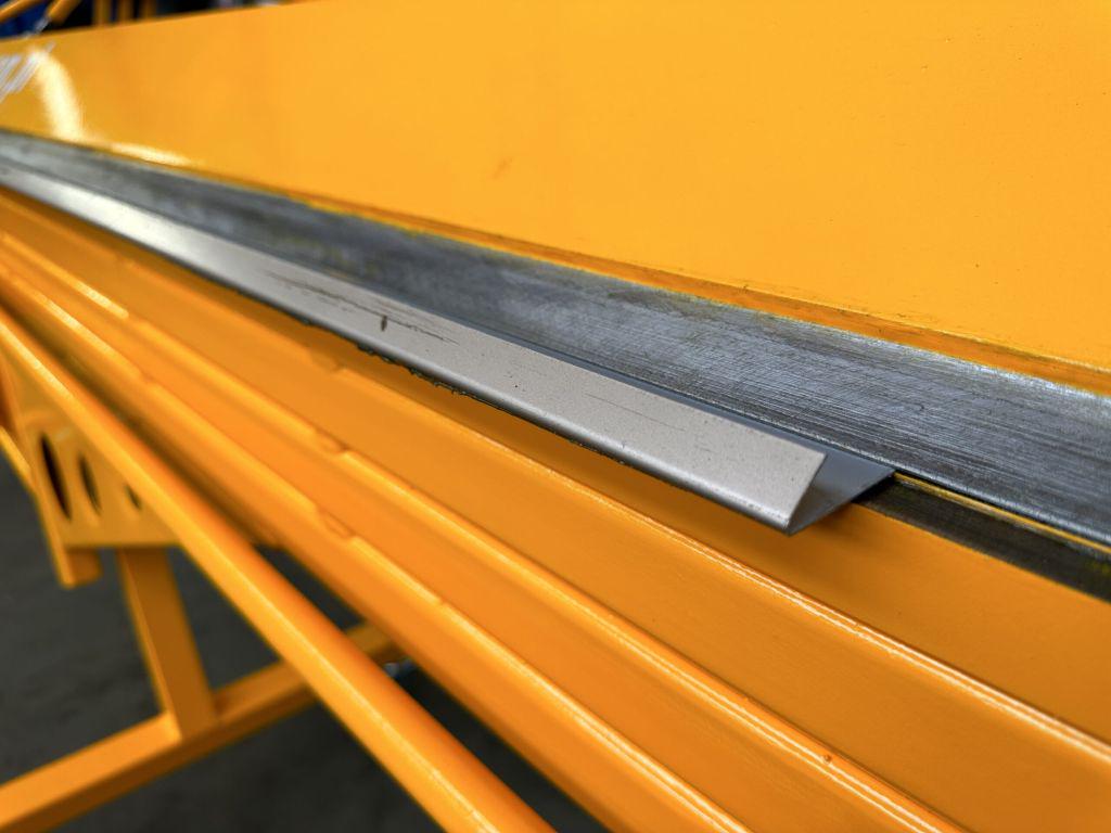 Листозгинальний верстат Dachdecker ZRF-LM-2250/1,0 - фото 3 Листозгинальний верстат Dachdecker ZRF-LM-2250/1,0 - фото 3