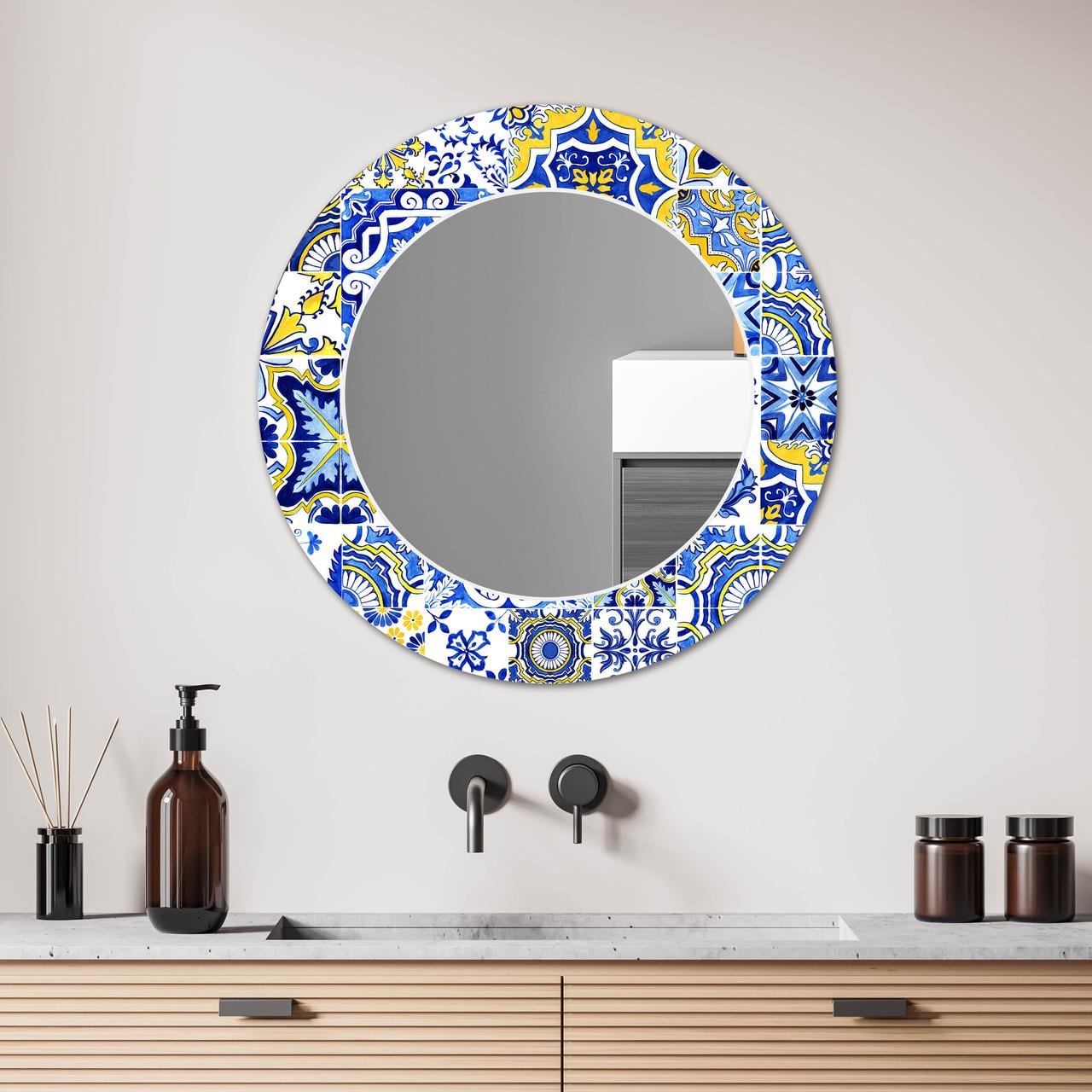 Зеркало на стену NovellaPrint с рисунком плитки круглое 70 см (2004.3)