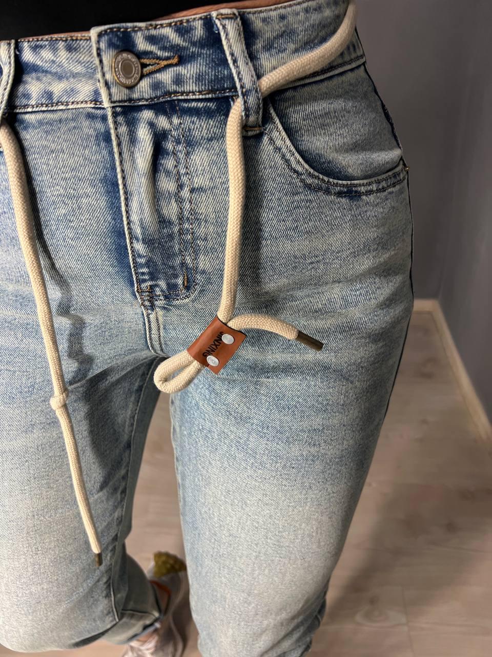 Джинси жіночі Dicesil 9157 Mom jeans comfort висока талія стрейчеві ремінь мотузка р. 25 Світло-блакитний (3830) - фото 7