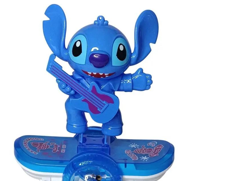 Интерактивная игрушка Electric Universal Cool Lighting Scoote Стич 20 см для детей от 3-х лет на батарейках (30627581)