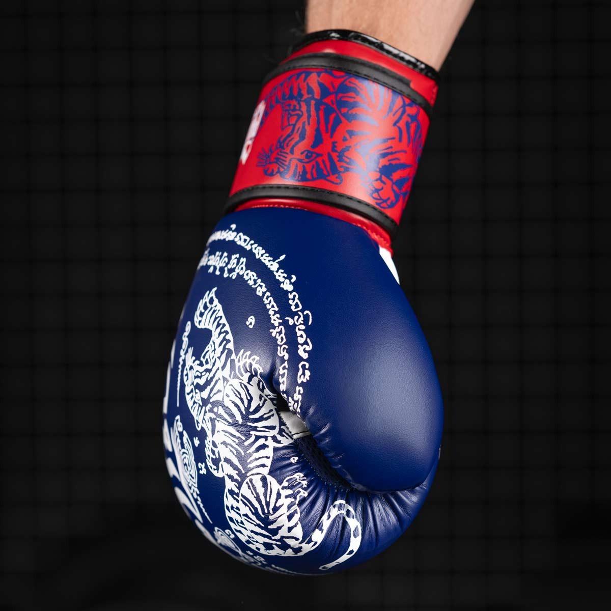 Рукавиці боксерські Phantom Muay Thai 16 унцій з бинтами Blue - фото 8