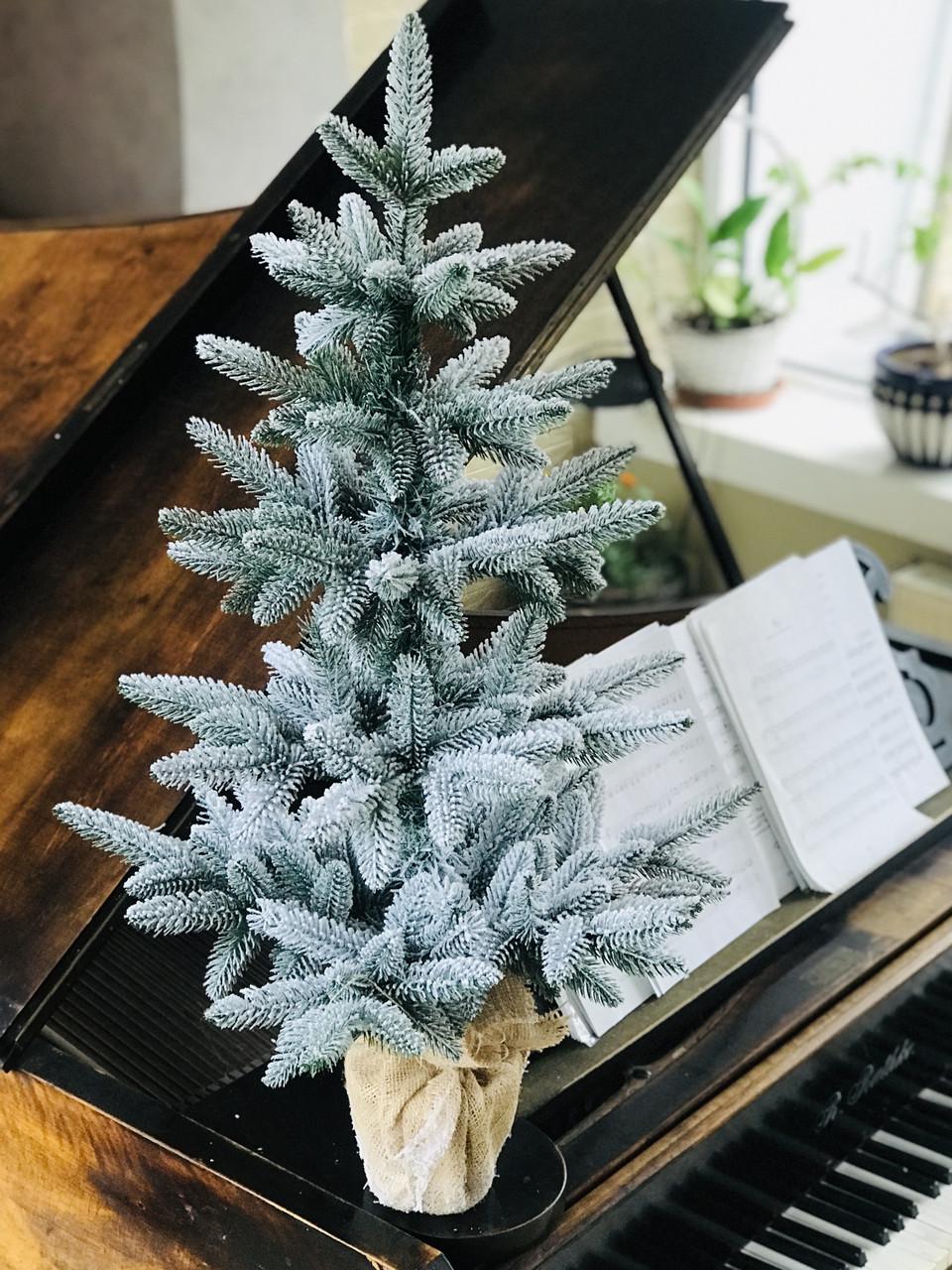 Ялинка SGH Classic лита у мішковині засніжена 90 см