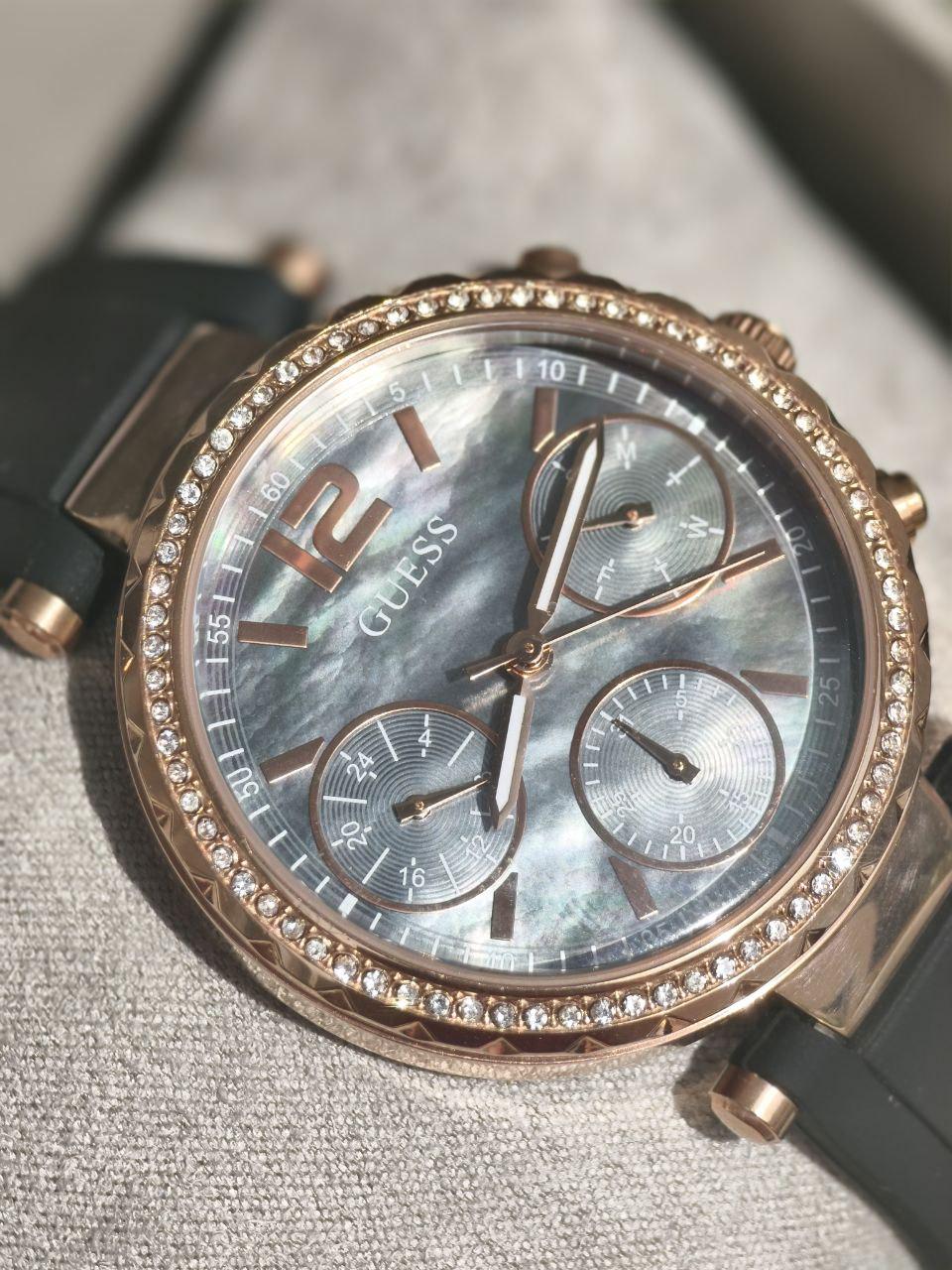 Наручний годинник жіночий Guess GW0113L2